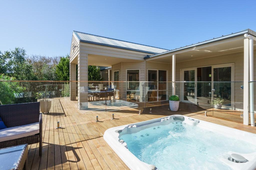 Nelson By The Sea - Spa Retreat photo 1