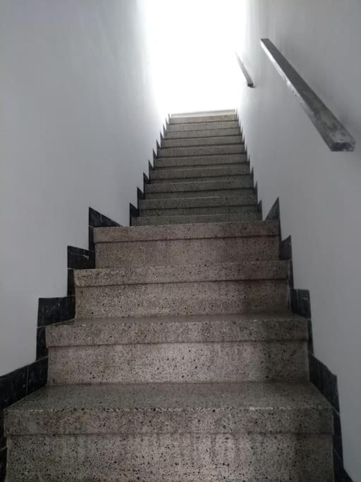 Amplio y luminoso piso con vista a Carrera Oficial photo 3
