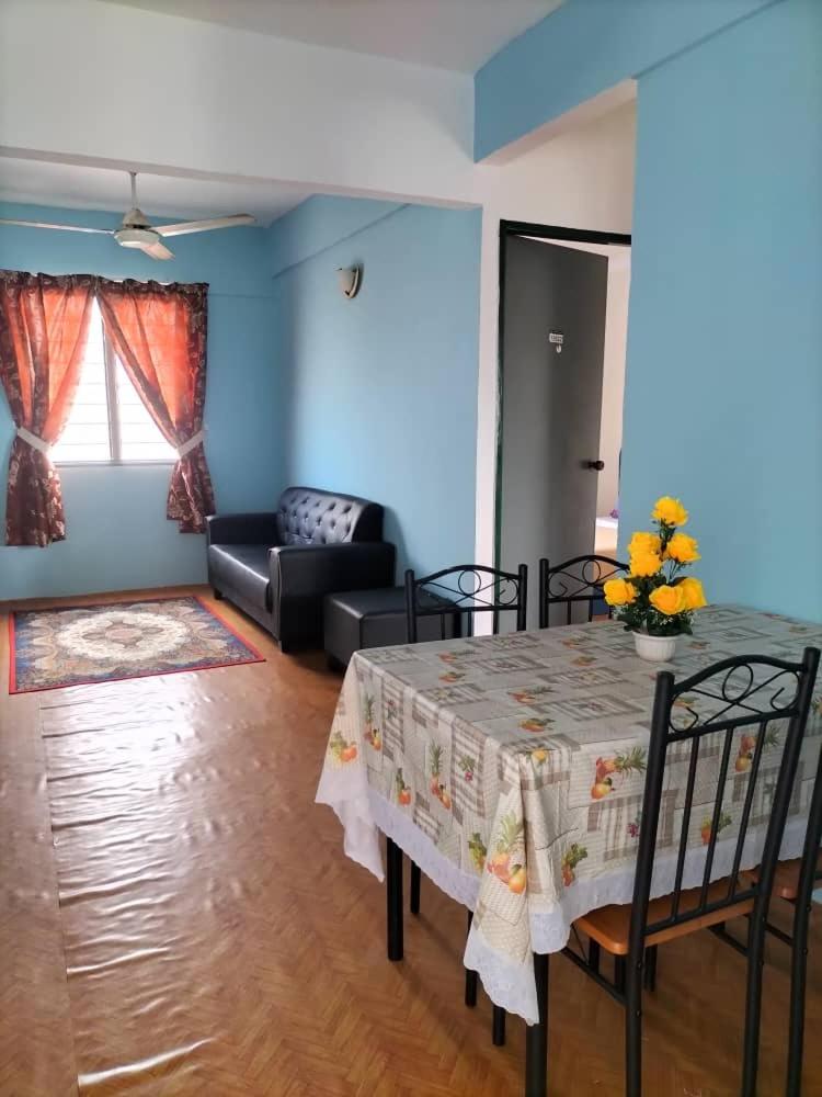 KHAIRUL HOMESTAY PANGSAPURI SUTERA SEBERANG JAYA photo 1