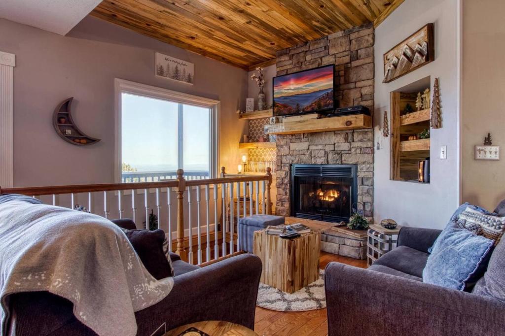 2 Master Suites - Phenomenal Views - Alpine Summit photo 3
