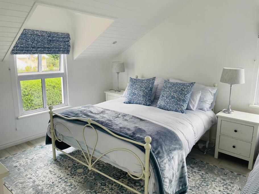 Quaint Gowrie Village Apartment photo 1