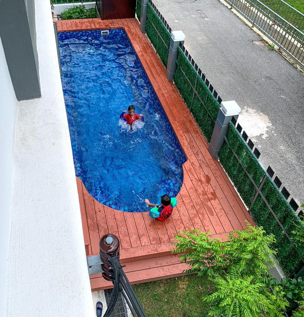 Villa with a pool, BBQ & foosball, Kebun Kecil