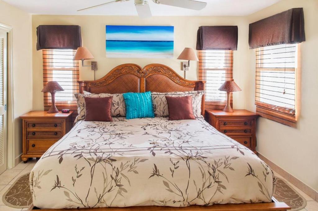 Coral Gardens on Grace Bay photo 3