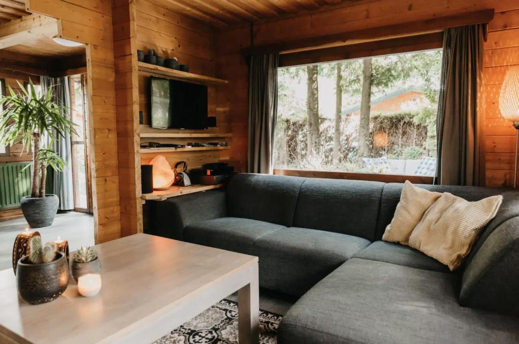 Cosy and romantic forest house photo 1