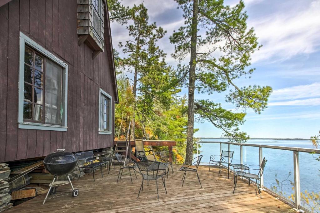 Cozy Stop Island Cabin with Boat Dock and Beach! photo 1