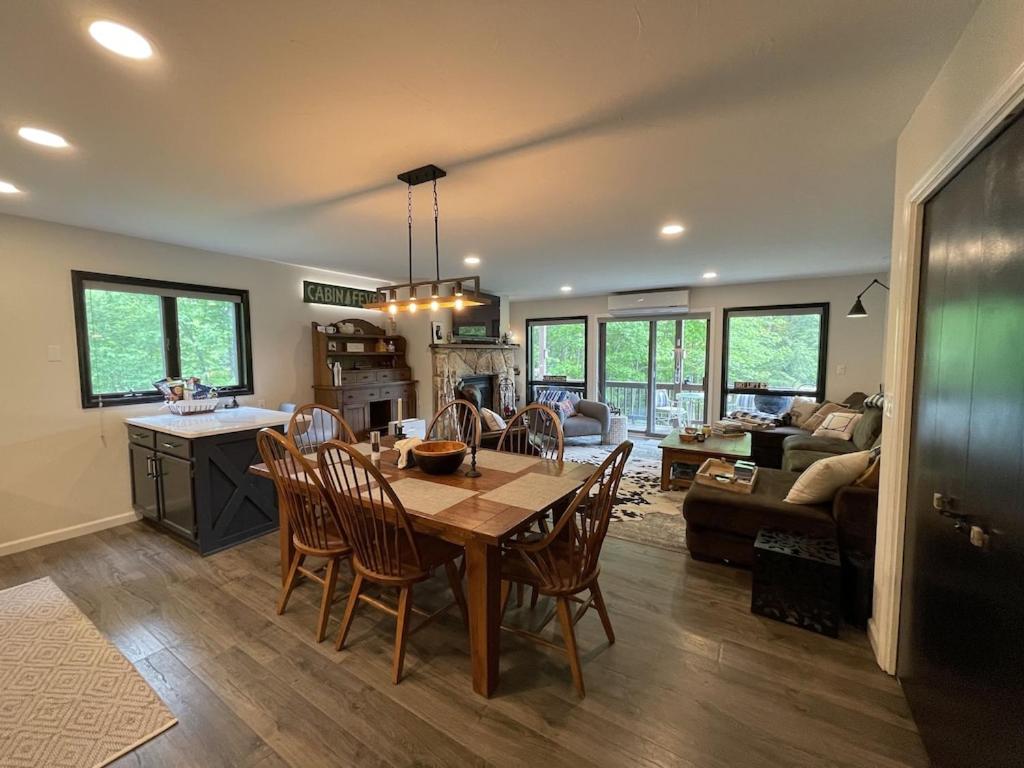 Mountain Condo with Modern Cabin Style image
