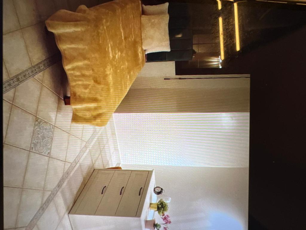 27 photo 1