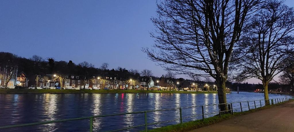 Riverbank Guesthouse Inverness - Tap to explore photos