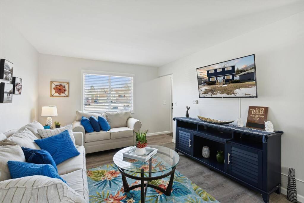 Pet-Friendly Large-Group Oasis image