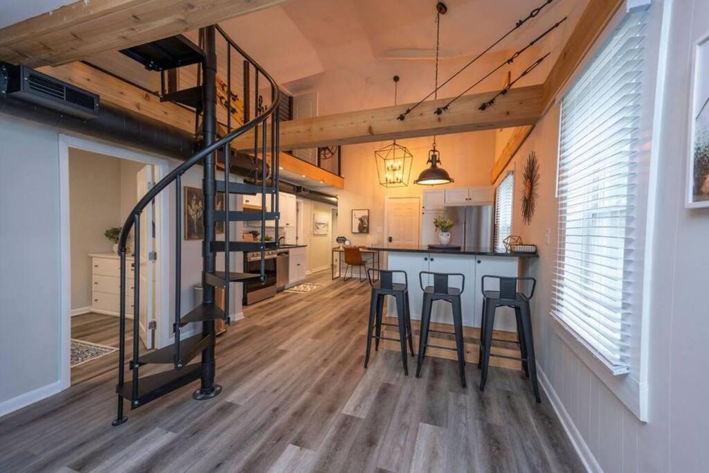 Large-group Retreat w/Loft Space Near Beach image