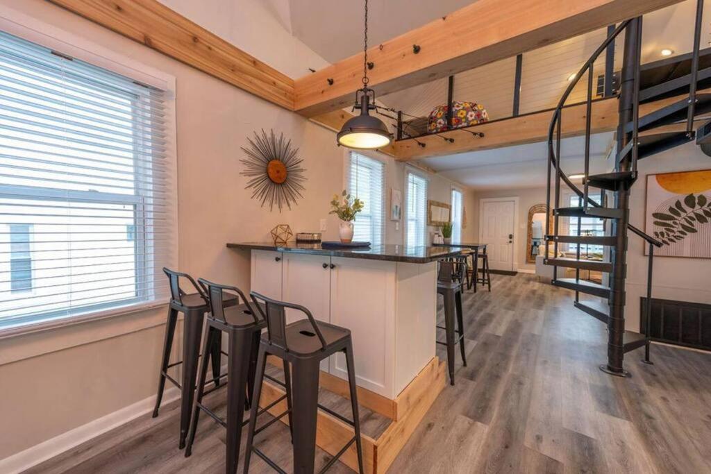 Large-group Retreat w/Loft Space Near Beach photo 1