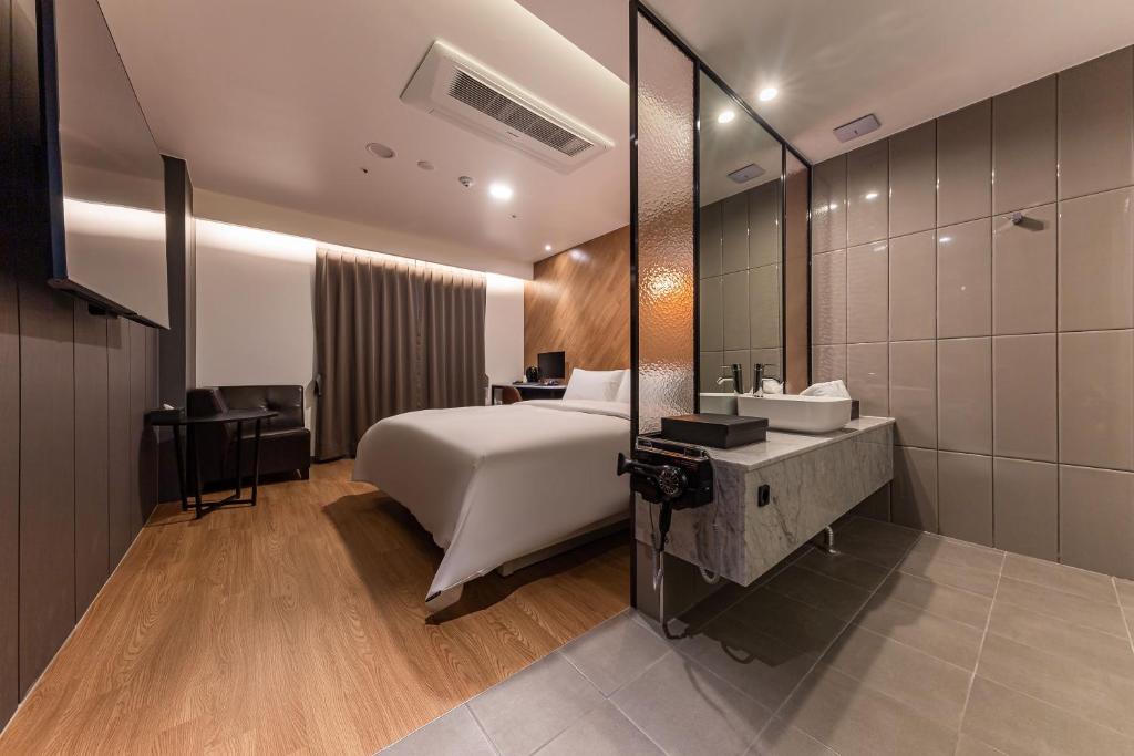 Brown Dot Hotel Seosan photo 3