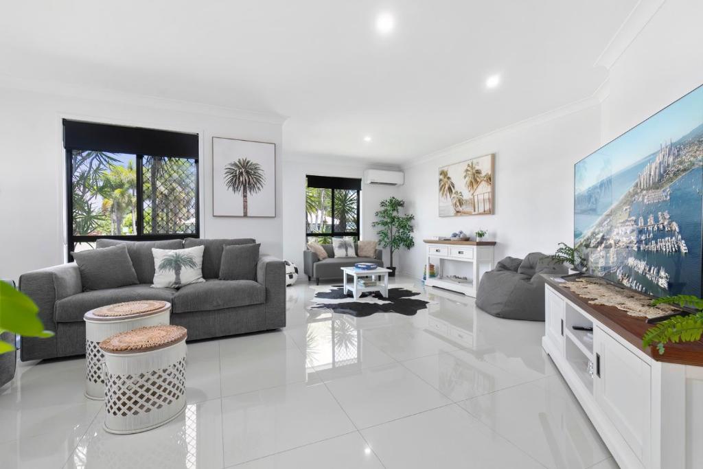 Yardarm - Luxurious Holiday Home photo 3
