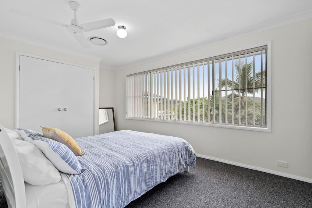 The Wreck Room Holiday House close to the Beach with Ample Boat Parking photo 2