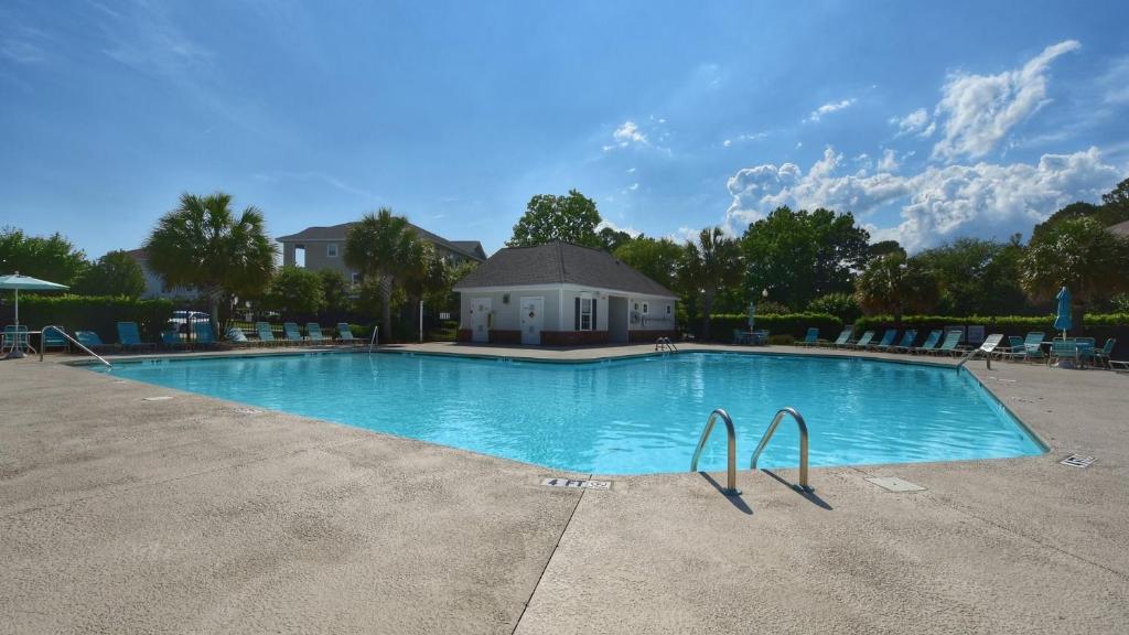 924 Ironwood Condo image