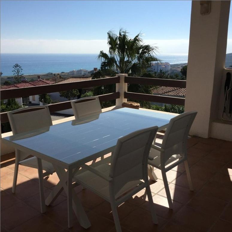 2056 - Apt with terrace sea view photo 1