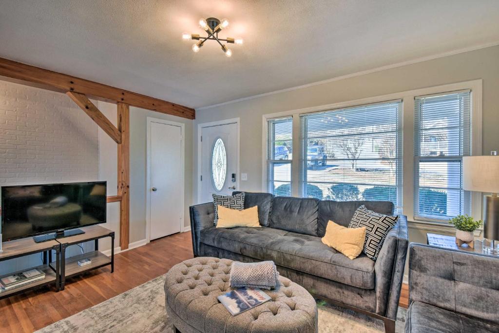 Stunning Seneca Home with Lake Keowee Access! photo 4