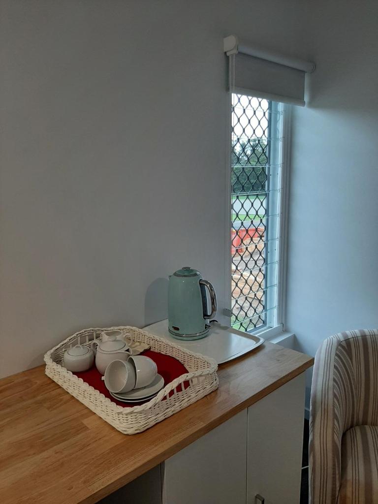 Room in Guest room - Cozy Room with Separate Entrance and Ensuit Bathroom photo 4