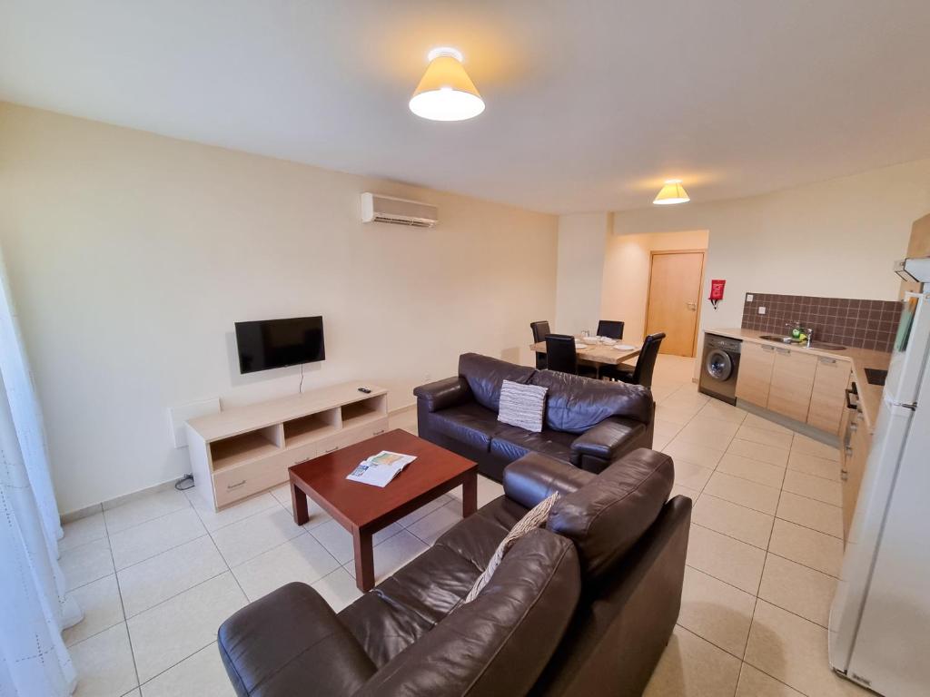 Yaar Apartment with pool and tennis court photo 3