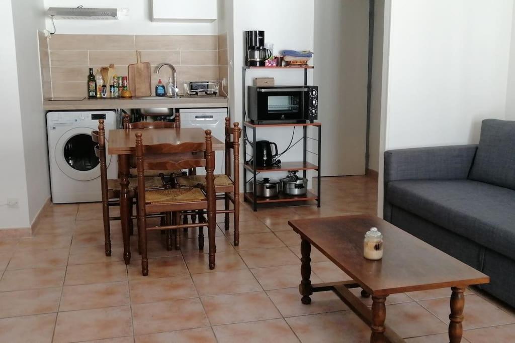 T2 6 couchages. Plein centre photo 3