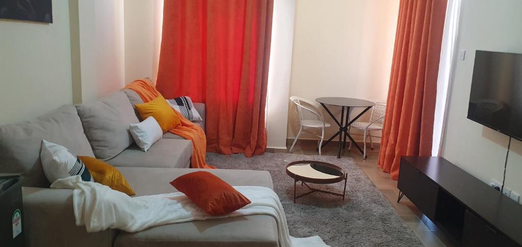 Spacious 1,2 bedroom all master ensuit with a lake view photo 1