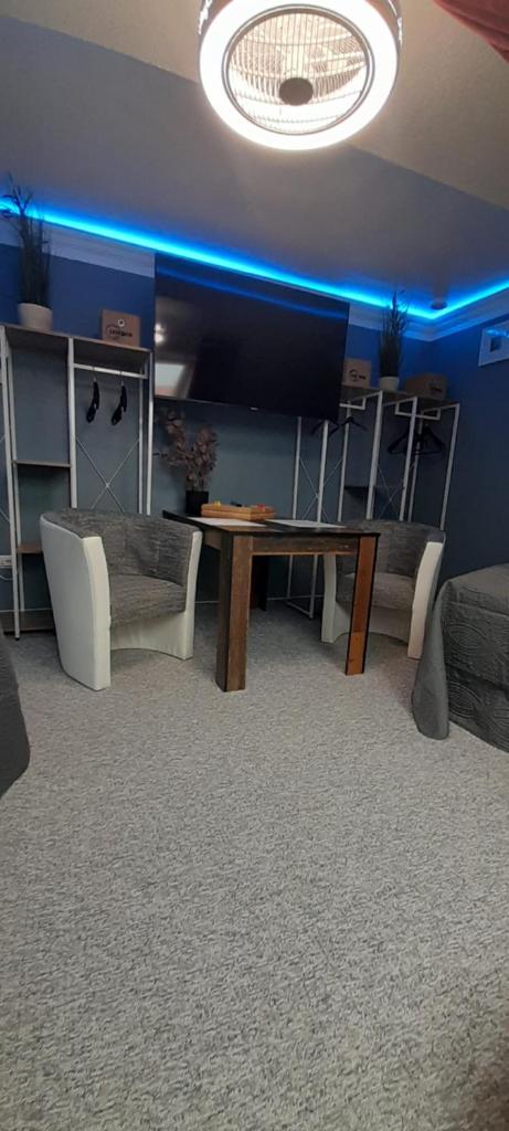 Best-Preis -VIP Lounge- mit Netflix, Self-Check-In, eBike Ladestation, Fahrradraum, WLAN und Netflix - direkt am Elberadweg im Herzen von Wittenberge photo 4