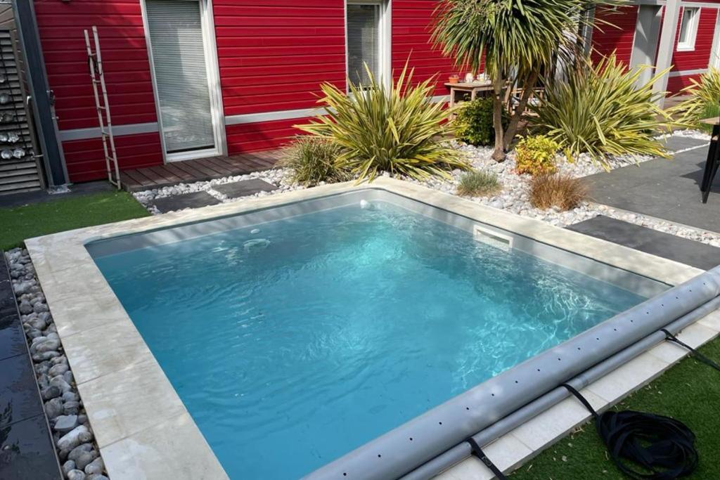 Nice house with pool near the city center photo 4