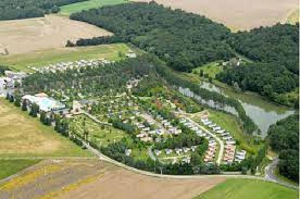 SAS MHVACANCES LOUE MOBILHOME 2 CHAMBRES PROCHE CHATEAUX et ZOO BEAUVAL photo 2
