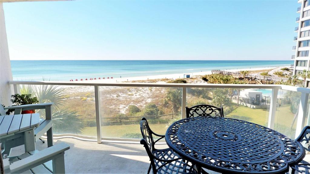 Beachside II 4238 image
