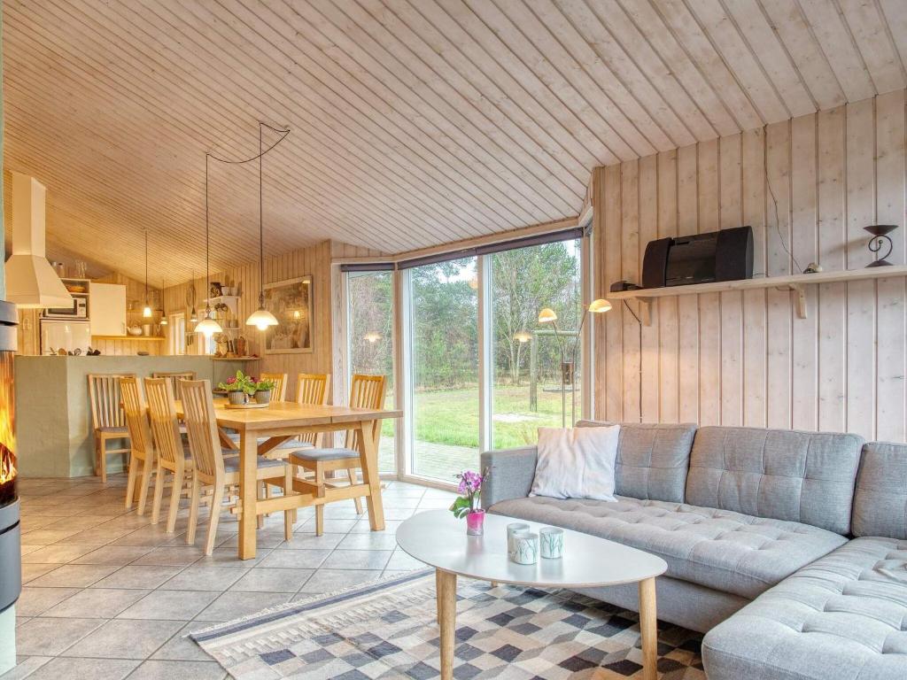 Four-Bedroom Holiday home in Fjerritslev 10 photo 3