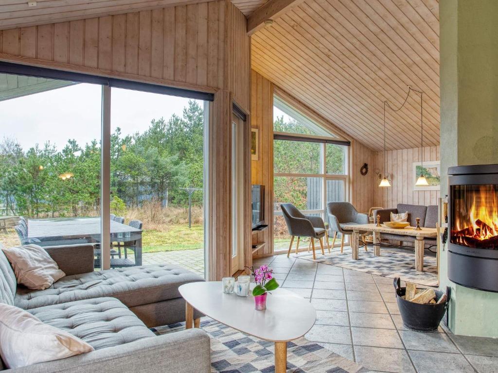 Four-Bedroom Holiday home in Fjerritslev 10 photo 4