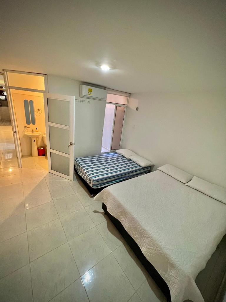 Acogedor apartamento amoblado con parqueadero photo 2