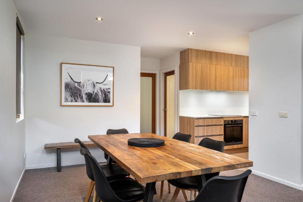 Snow Stream 3 Bedroom and loft with gas fire garage parking and balcony photo 3