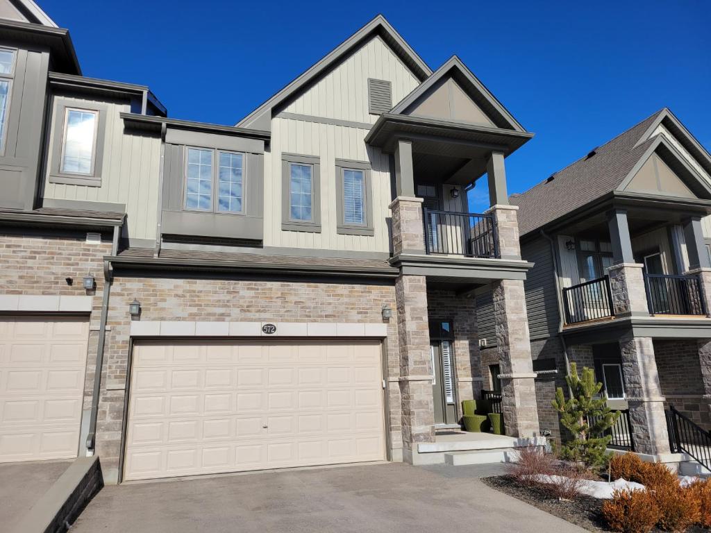 Exclusive Townhome near West-Side Trails photo 1