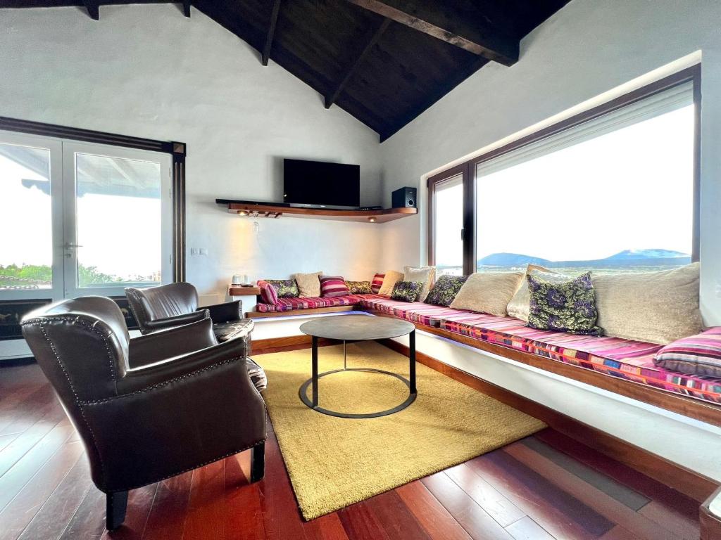 Suite only adults with Breakfast included, FreeWifi, shared pool, ocean view in Yaiza photo 1