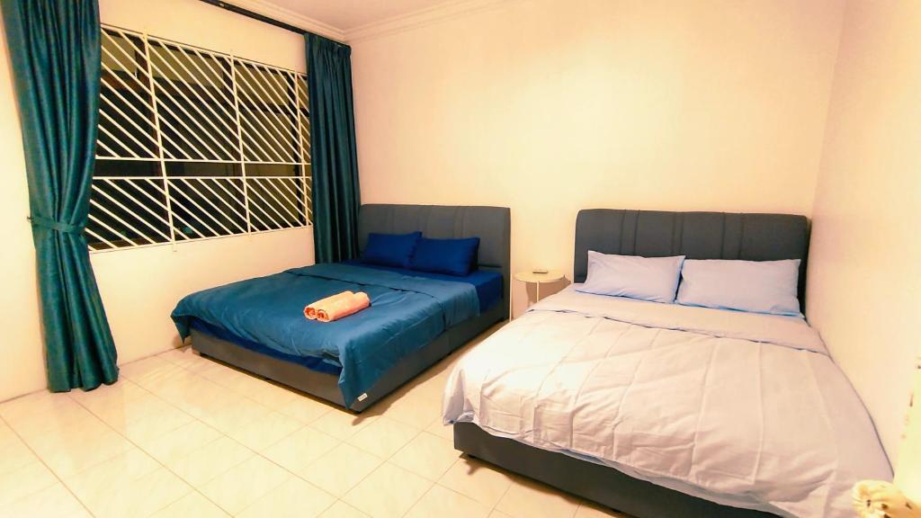 89 Taman Kota Kulai 4Room 12pax near Aeon Kulai photo 3