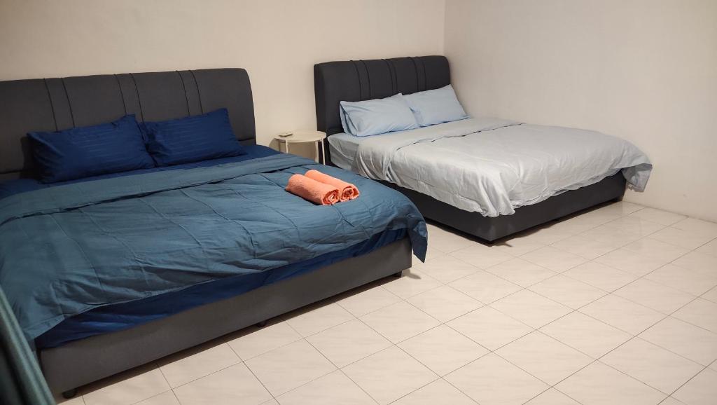 89 Taman Kota Kulai 4Room 12pax near Aeon Kulai photo 4