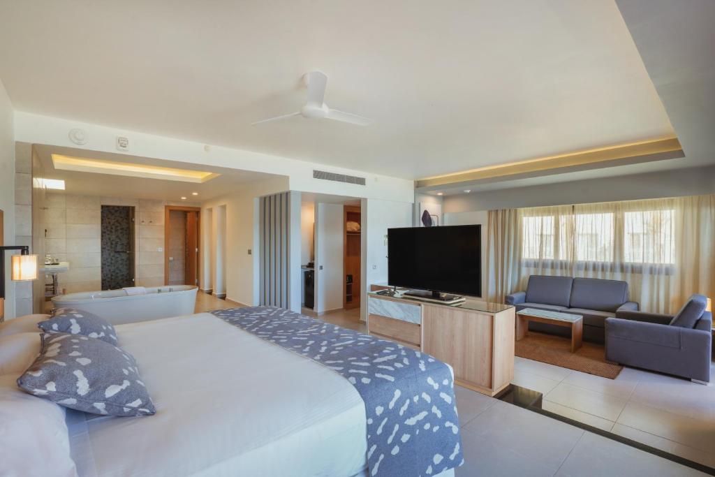Hotel Riu Santa Fe - All Inclusive Room Type - Suite with Sea View