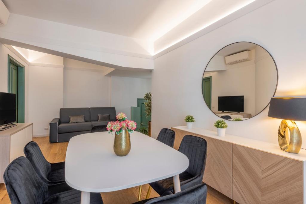 Milan Royal Suites - Centro Duomo Room Type - Suite Strauss - Via Manzoni 16