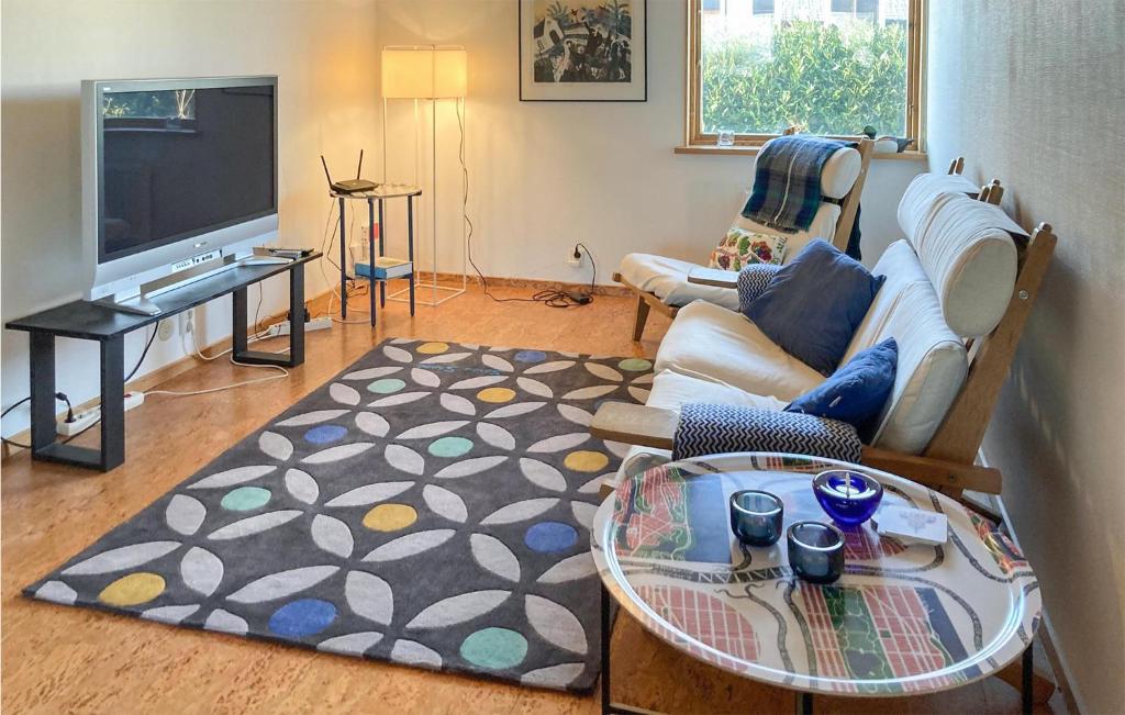 Beautiful Home In Simrishamn With Wifi And 4 Bedrooms photo 1