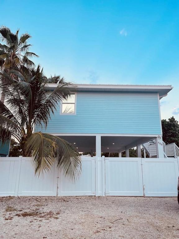Casa Blue Flamingo - In the Florida Keys - minutes from the beach photo 2