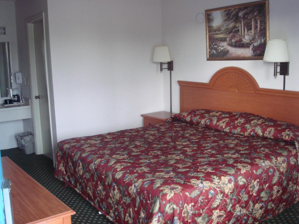 Westmont Inn - Lakeland photo 1