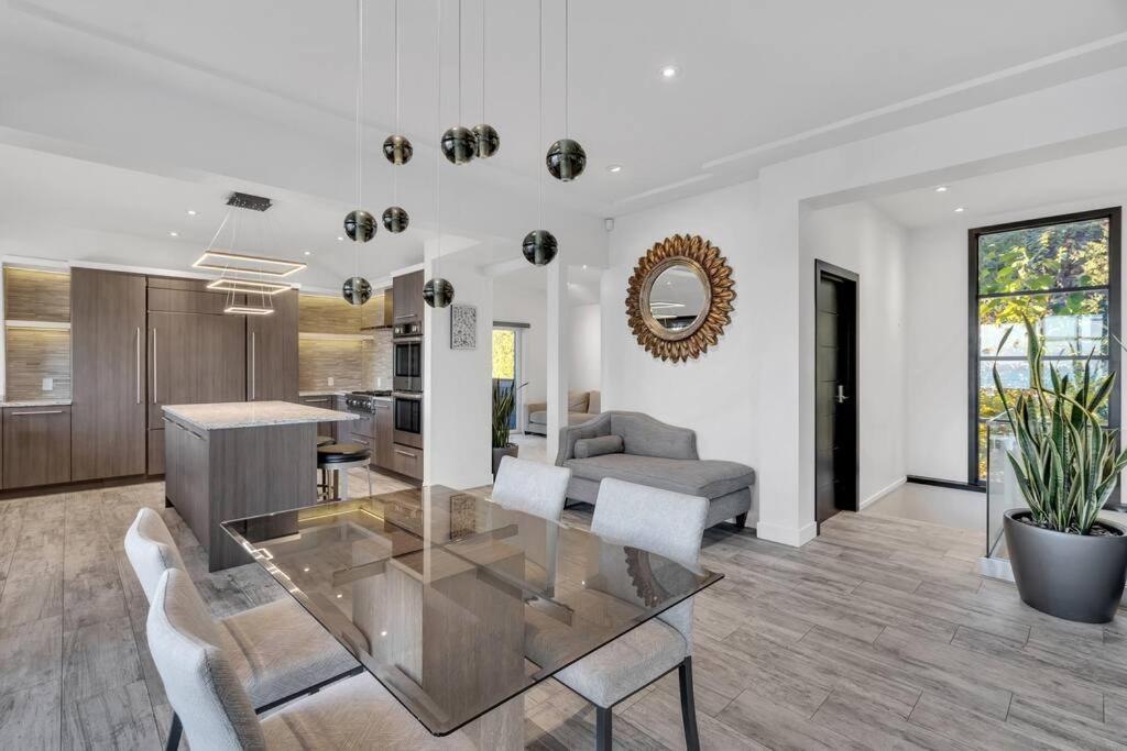 The Sunset Lane Waterfront Home photo 1