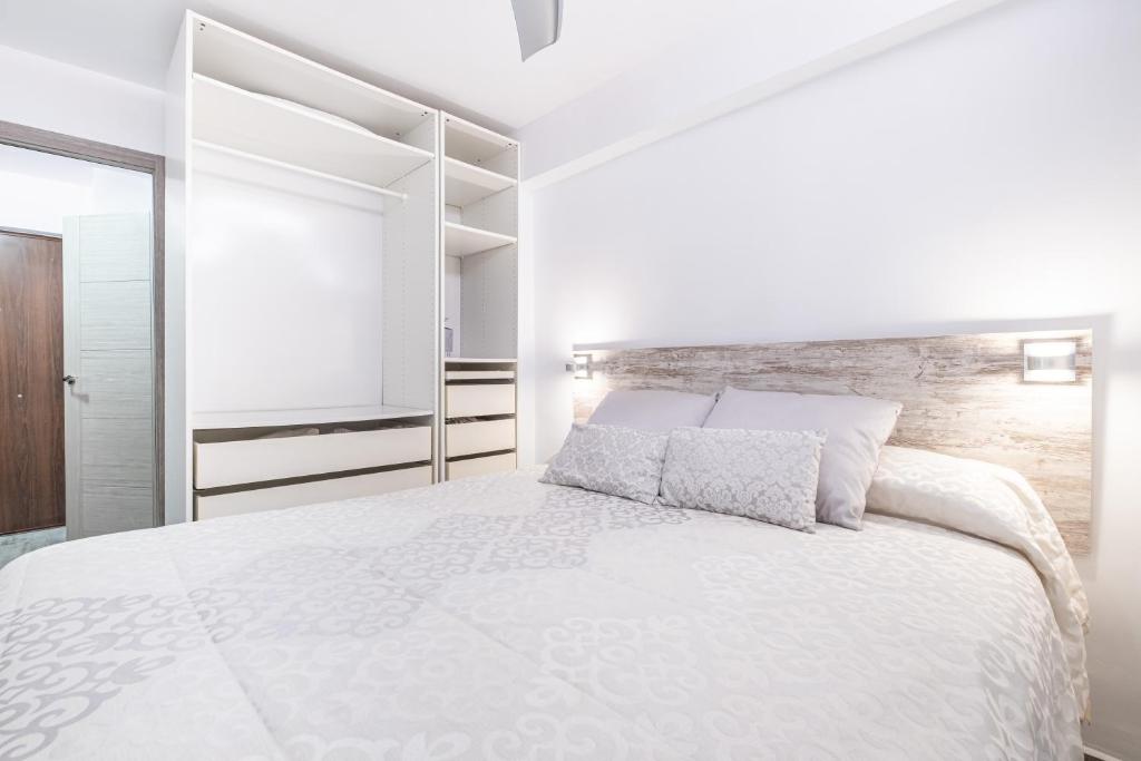 Karola Apartment 12-C Levante Beach