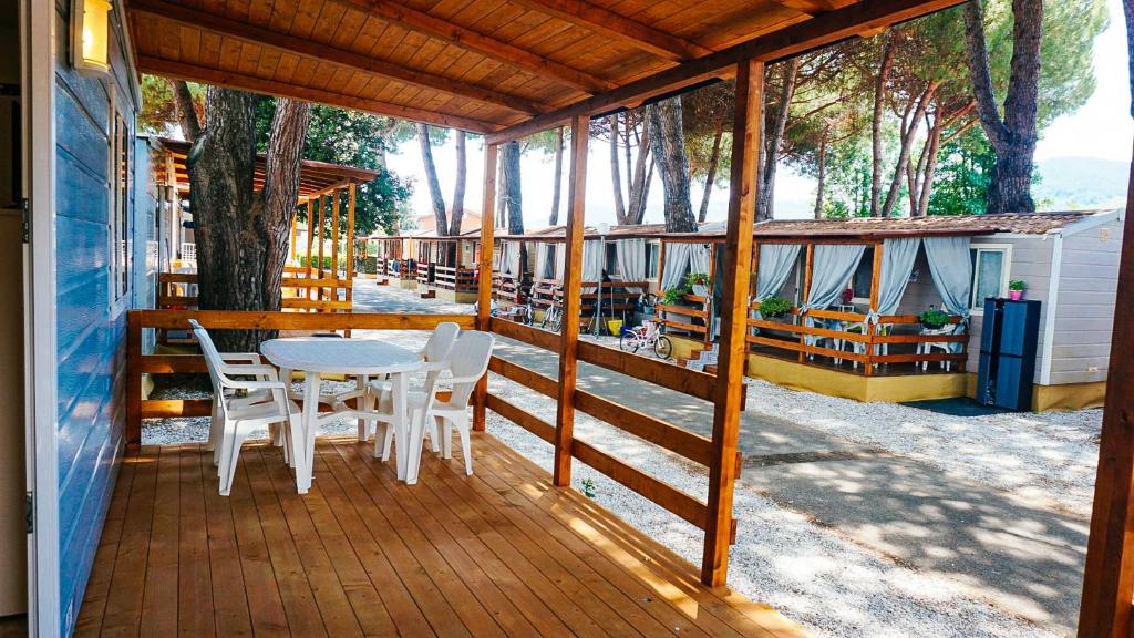 Chalet Grand Charme voor 4 personen op Camping River Village - JoyCasa photo 4