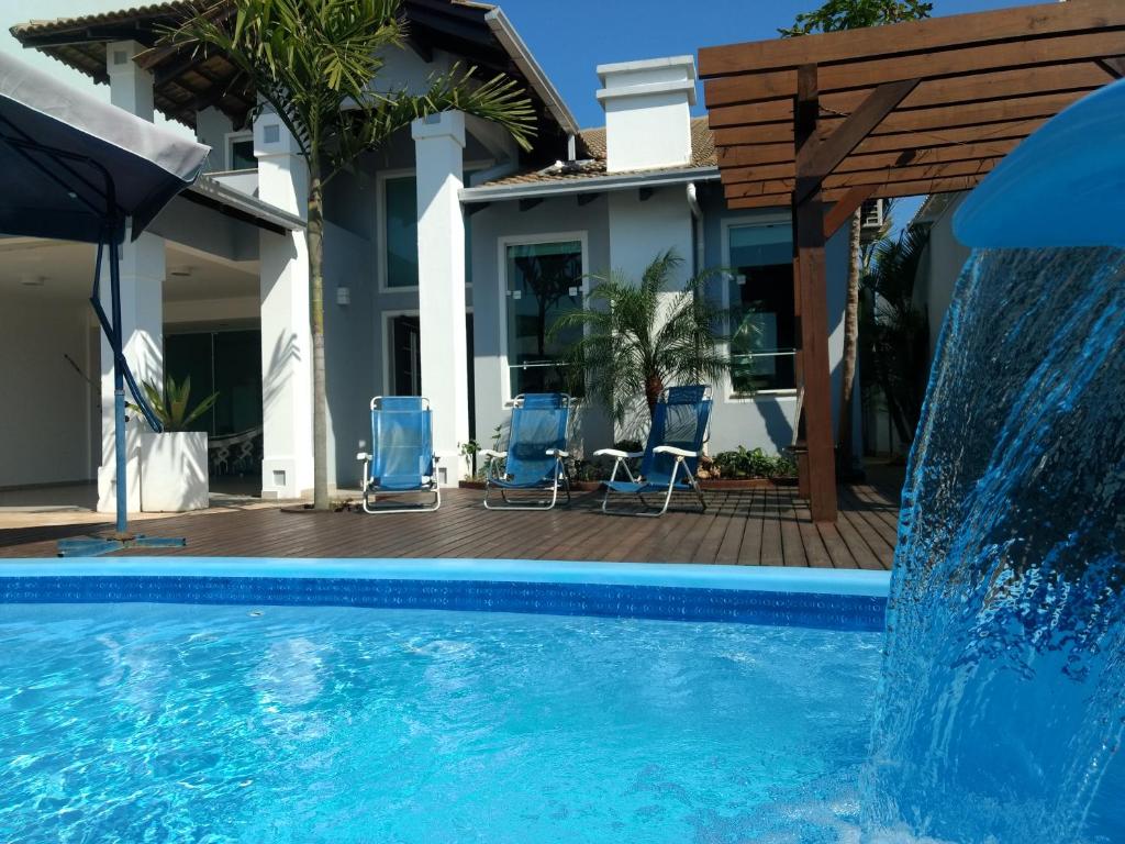 Linda casa com piscina e 4 suites no mariscal a 100 metros da praia photo 2