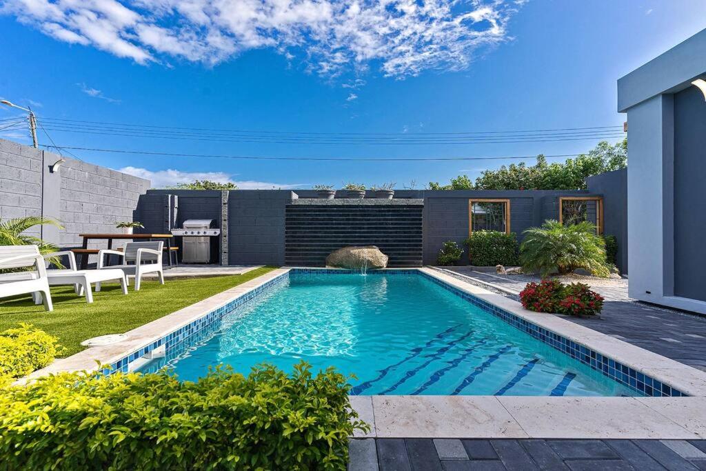 NEW Deluxe 5 BDR 4Bath Pool and BBQ! photo 1