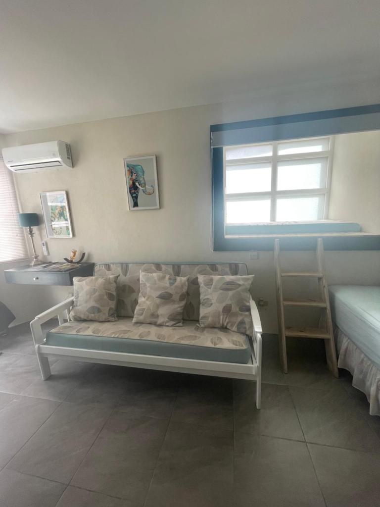 Scarlett Studios - Holiday-Business-US Embassy Appt 7 mins drive away - The one night only rate includes Airport and Embassy transportation photo 3