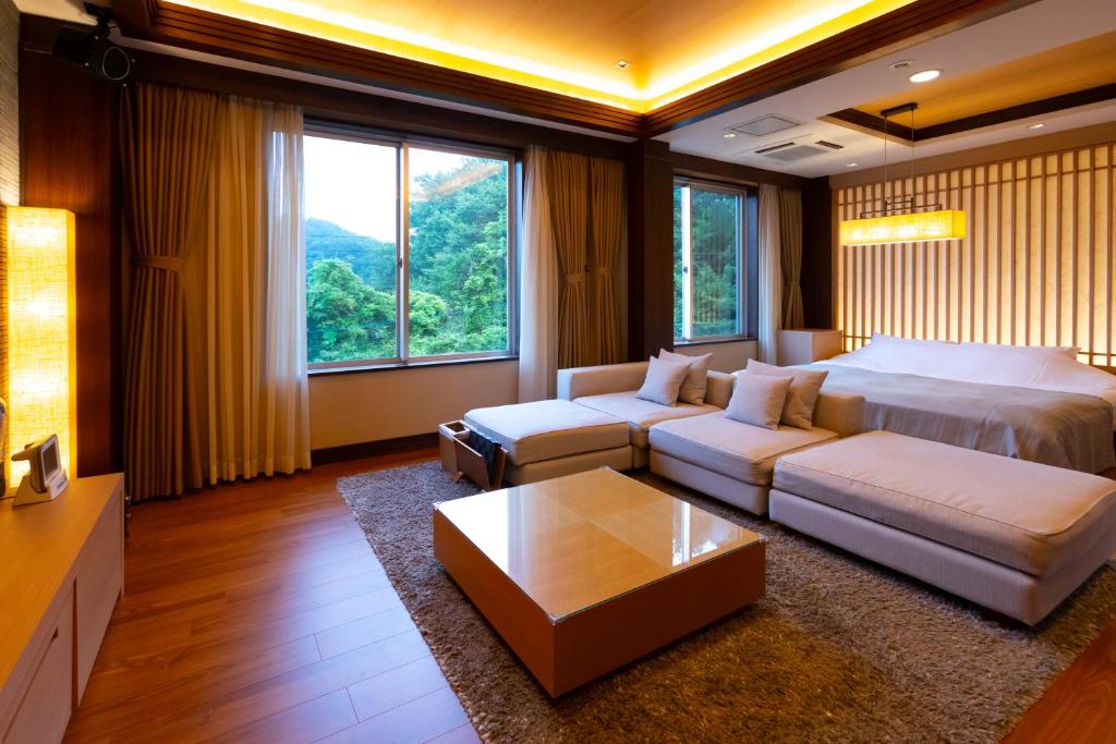 Hotel Gendairakuen Isehara photo 4