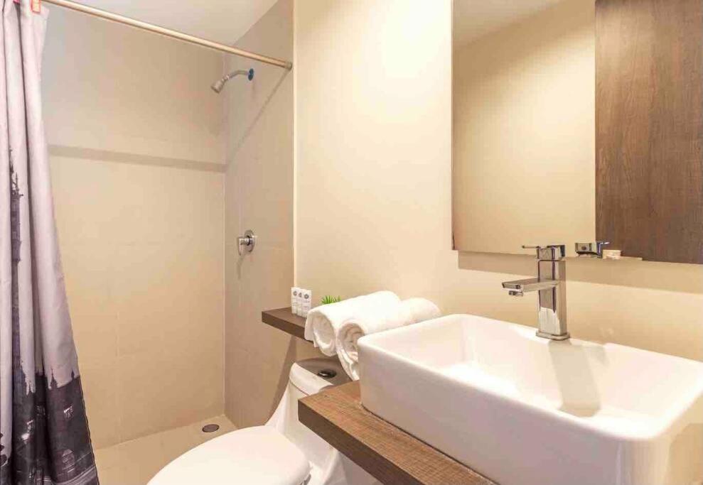 Mexico City MondoMexico Deluxe apartments - Tap to explore photos